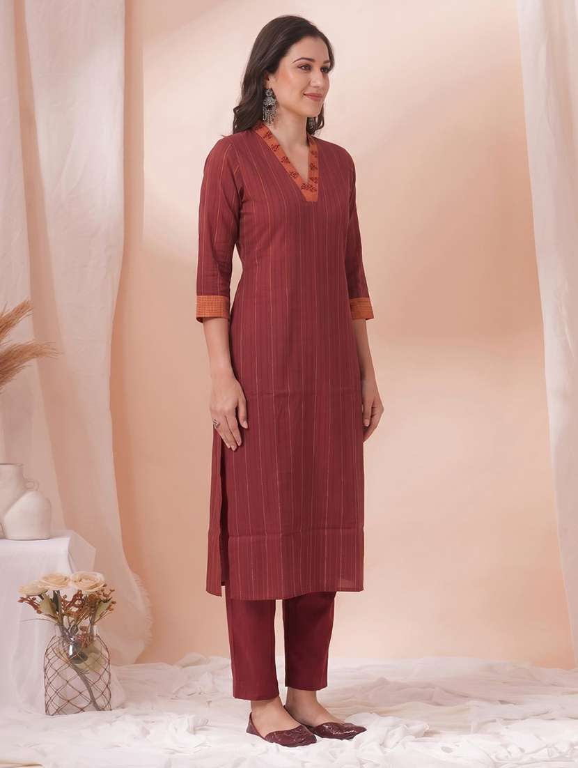 Women Printed Three Quarter Sleeves Straight Kurta - 22601137 -  Standard Image - 2
