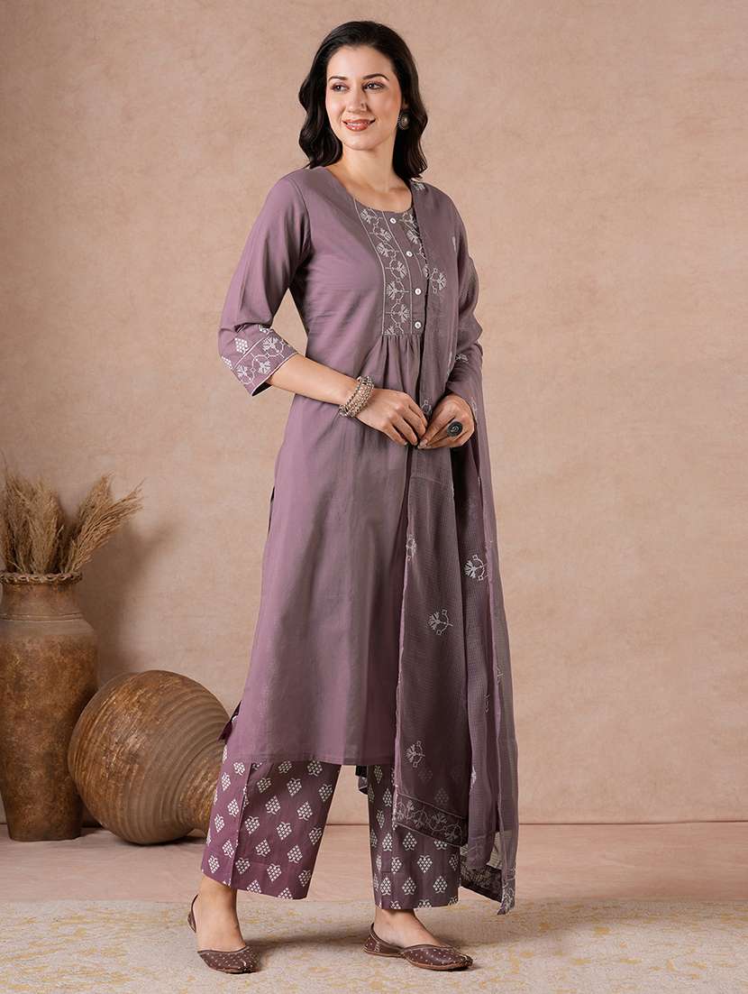 women embroidered three quarter sleeves kurta pant set with dupatta - 22601156 -  Standard Image - 2