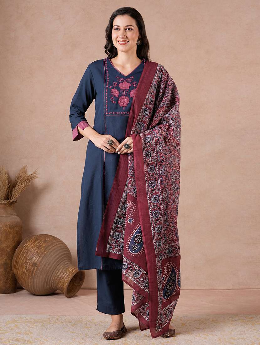 women embroidered three quarter sleeves kurta pant set with dupatta - 22601157 -  Standard Image - 2