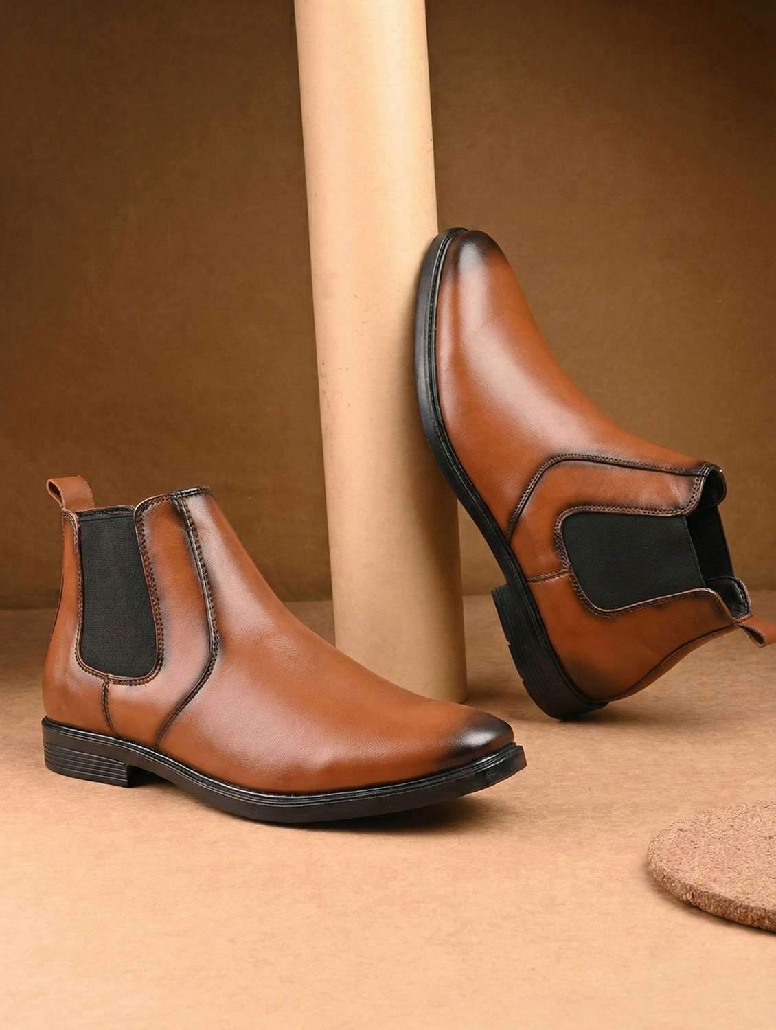 men textured low ankle boots