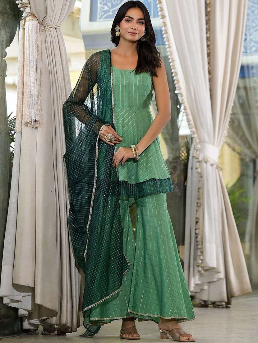 women embellished sleeveless kurta sharara set
