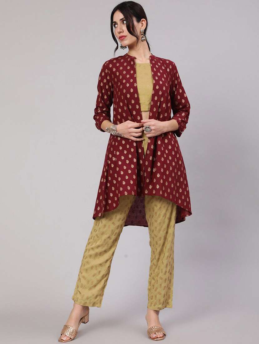 women printed three quarter sleeves top and pant set with jacket