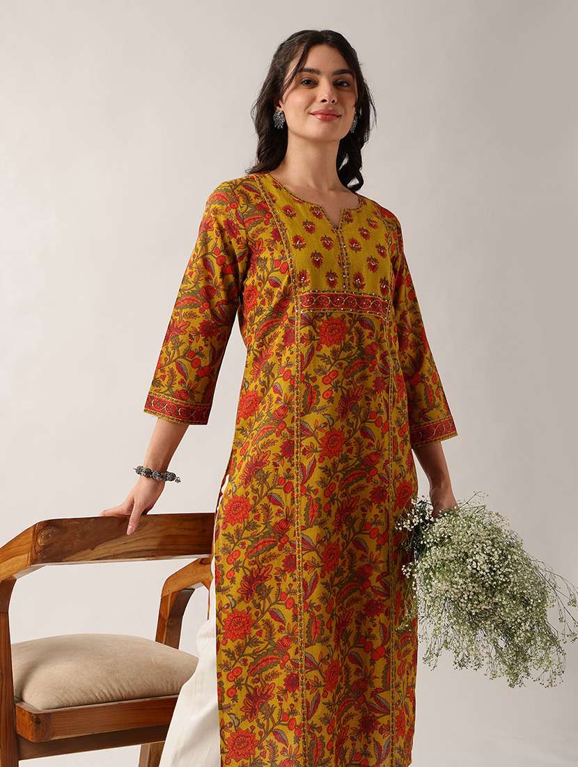 women printed three quarter sleeve straight kurta