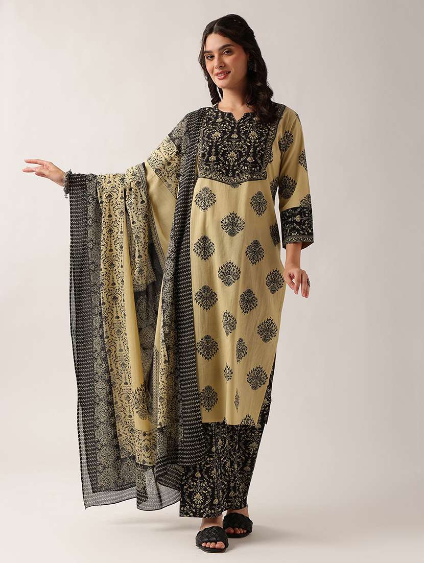 women printed three quarter sleeves kurta pant set with dupatta - 22604057 -  Standard Image - 2