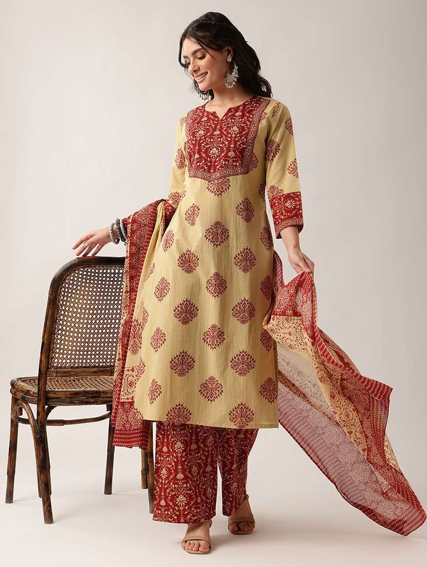 women printed three quarter sleeves kurta pant set with dupatta