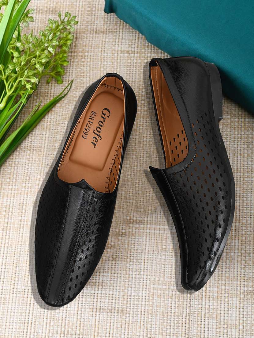 men cutwork slip on jutti