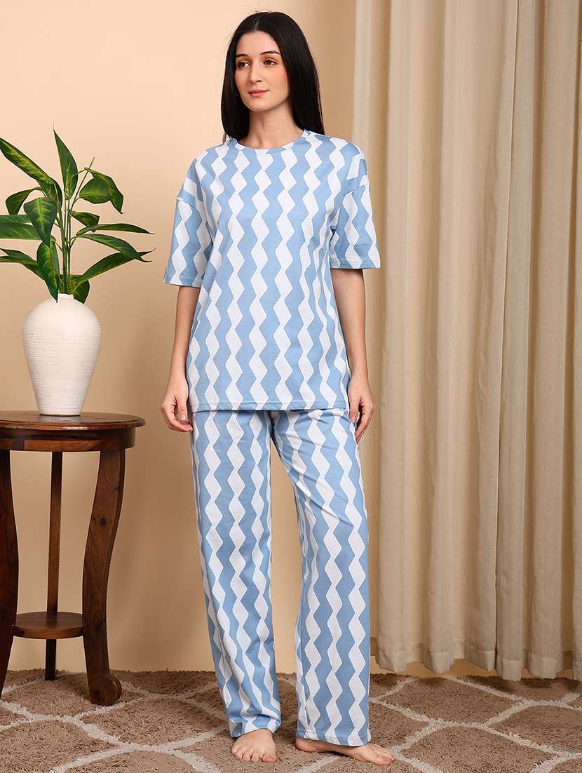 Women Printed Short Sleeves Nightwear Set - 22604337 -  Standard Image - 2