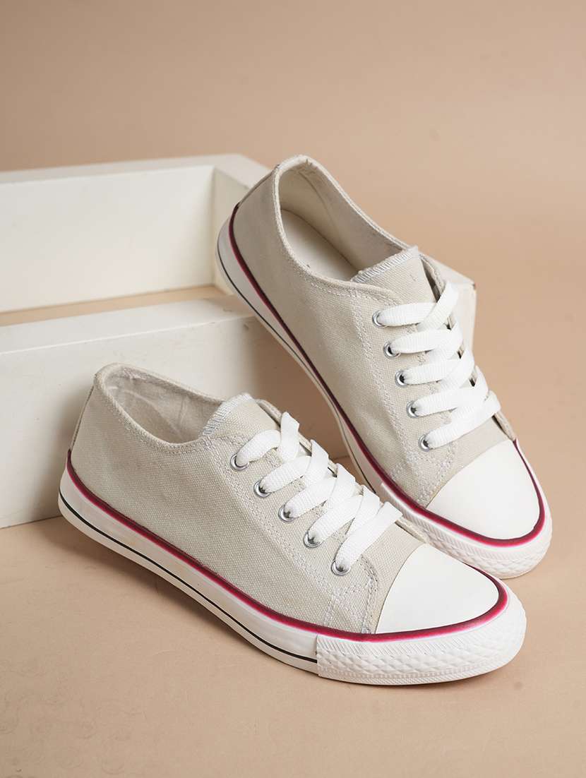men solid lace up sneaker