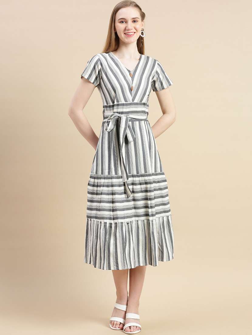 Women Printed Short Sleeves Tiered Dress - 22604890 -  Standard Image - 2