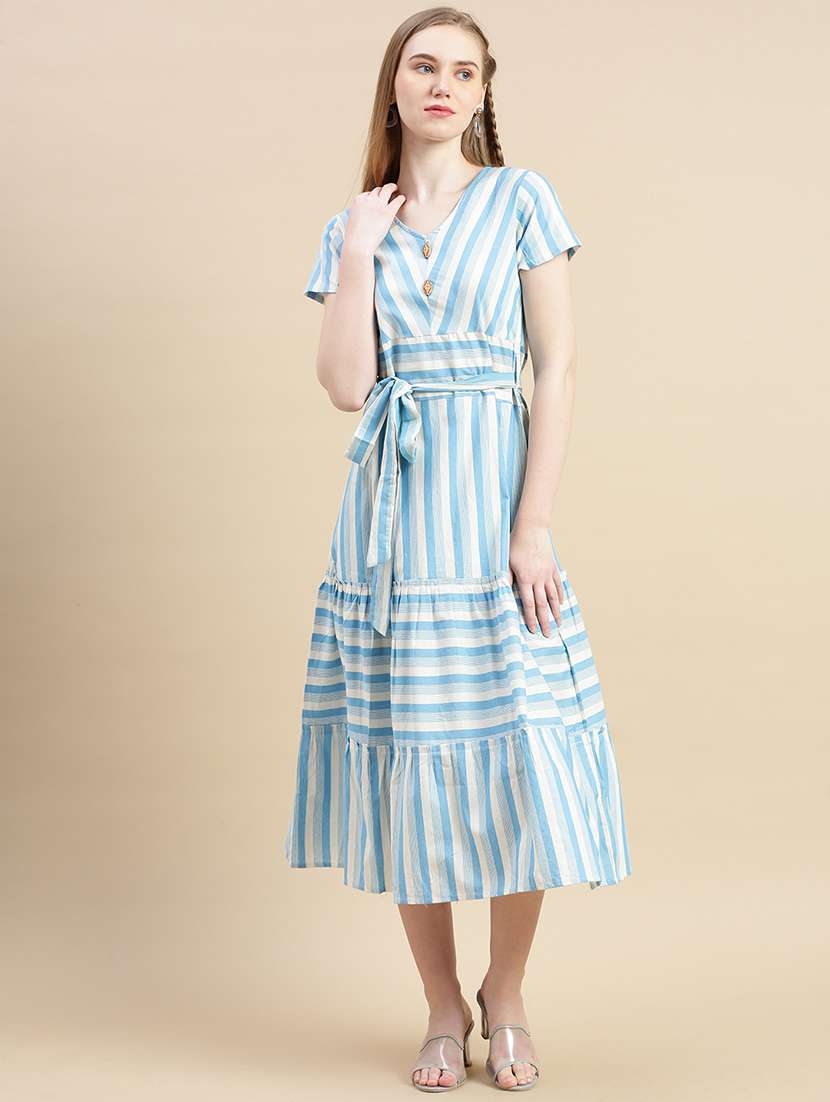 Women Printed Short Sleeves Tiered Dress - 22604891 -  Standard Image - 2