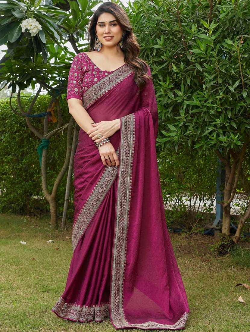 women solid with bordered saree with blouse
