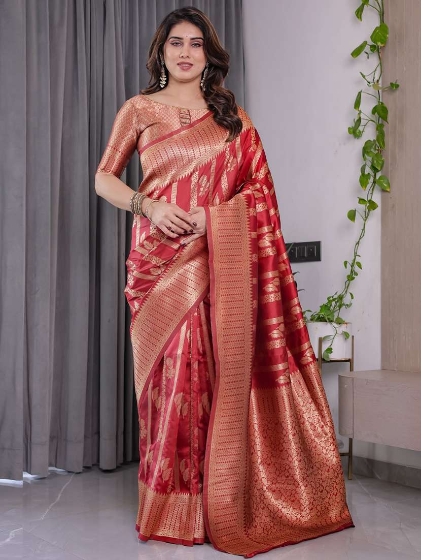 women self design banarasi saree with blouse