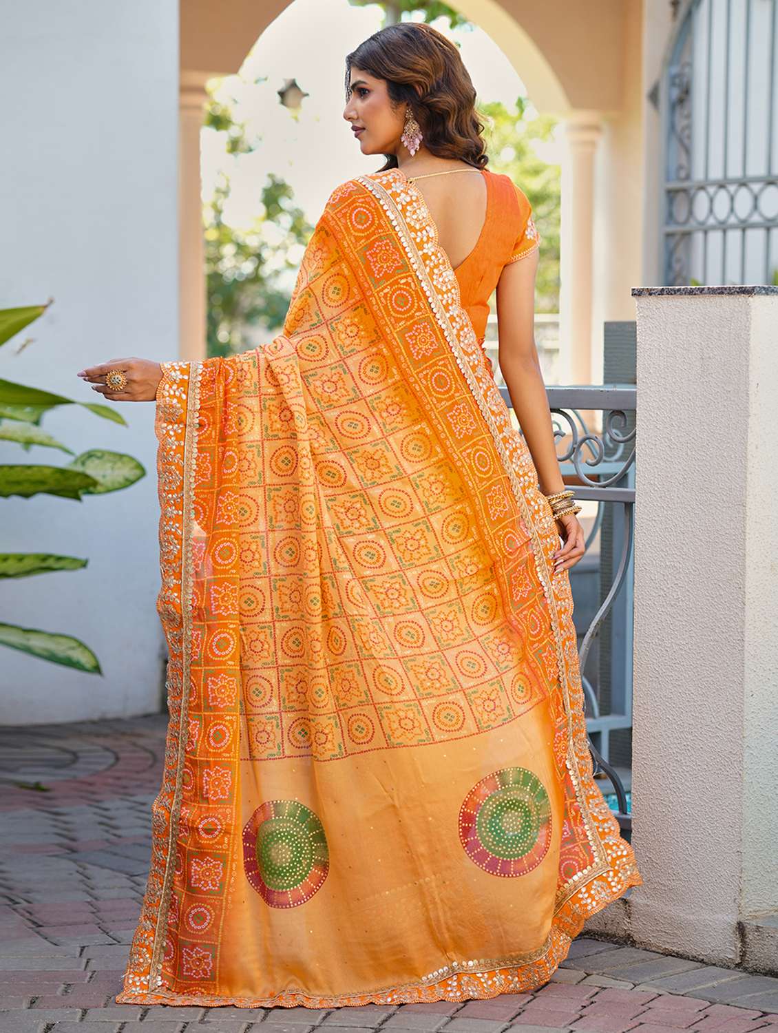 Women Bandhani Printed Saree With Blouse - 22606790 -  Standard Image - 2