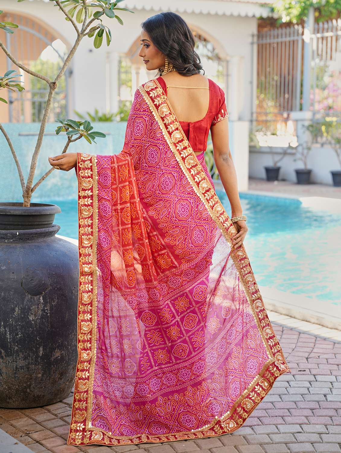 Women Bandhani Printed Saree With Blouse - 22606792 -  Standard Image - 2