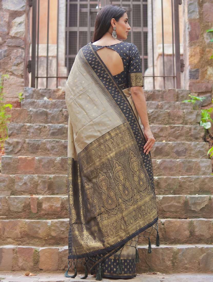 women self design bordered saree with blouse - 22610255 -  Standard Image - 2