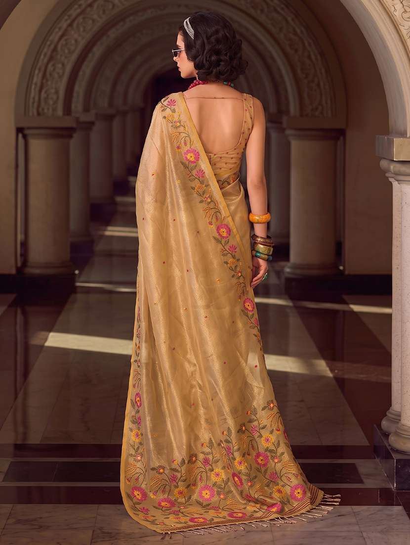women self design handloom saree with blouse - 22610269 -  Standard Image - 2