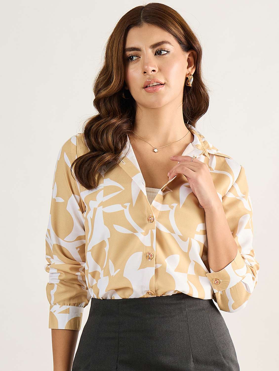 women printed long sleeves regular shirt - 22610795 -  Standard Image - 2
