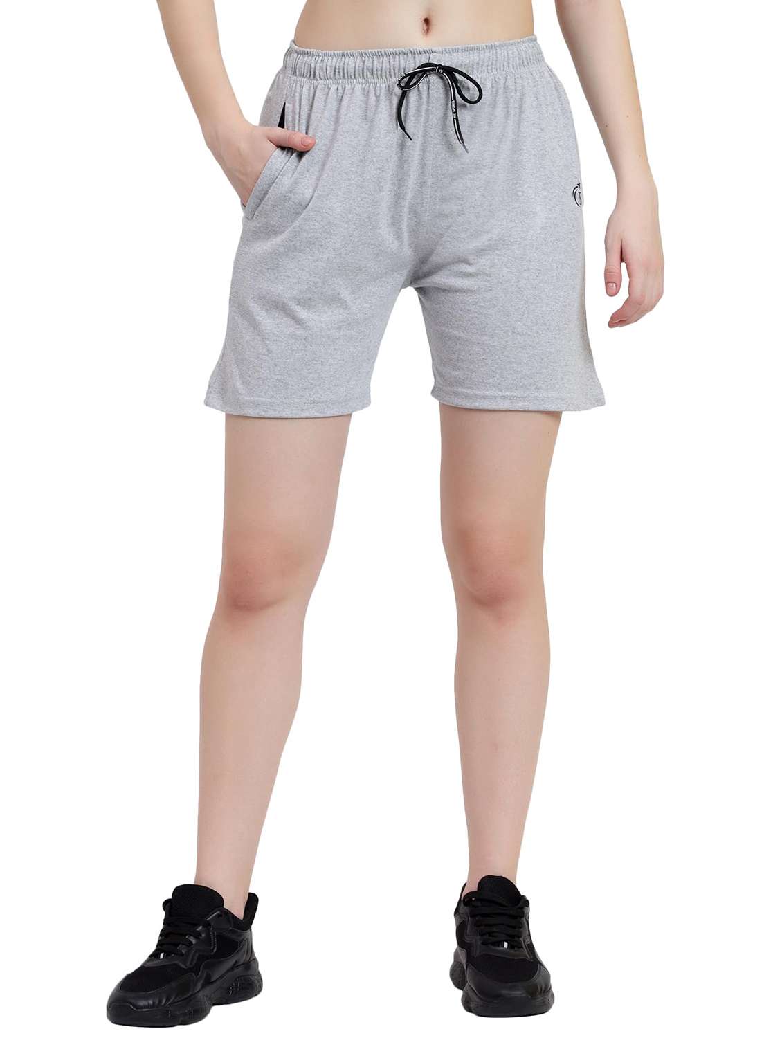 women solid mid rise regular fit shorts - 22615076 -  Standard Image - 2