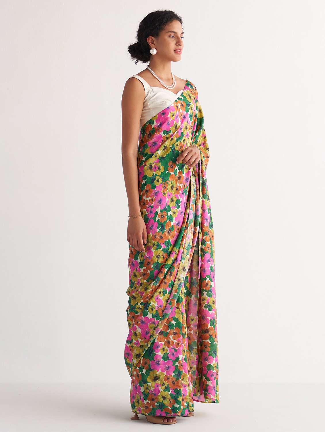 women floral printed saree with blouse - 22615567 -  Standard Image - 2