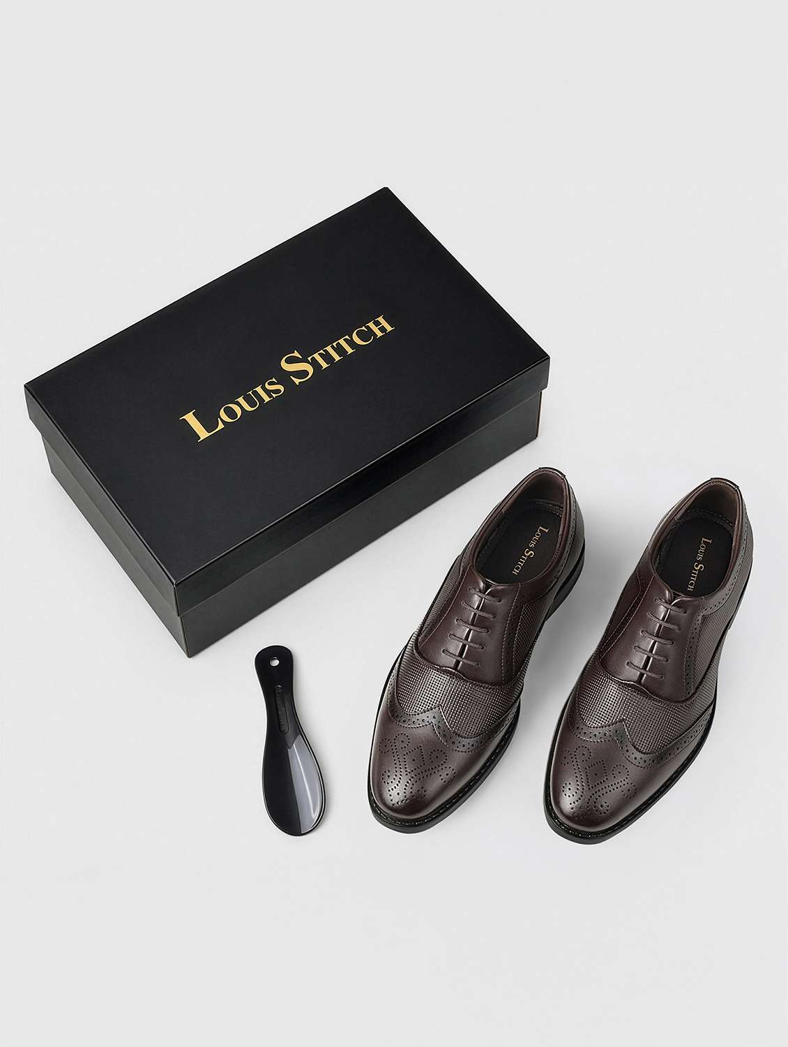 men textured lace up brouges - 22615663 -  Standard Image - 2