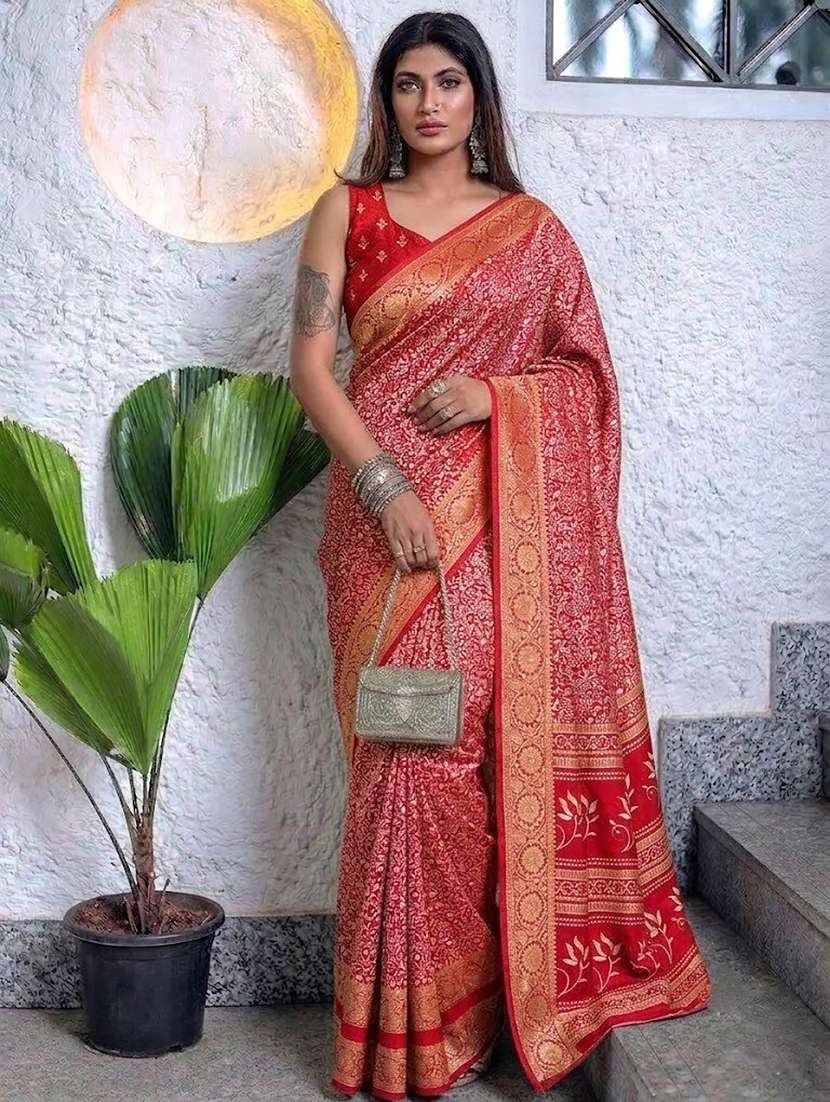 women self design banarasi saree with blouse