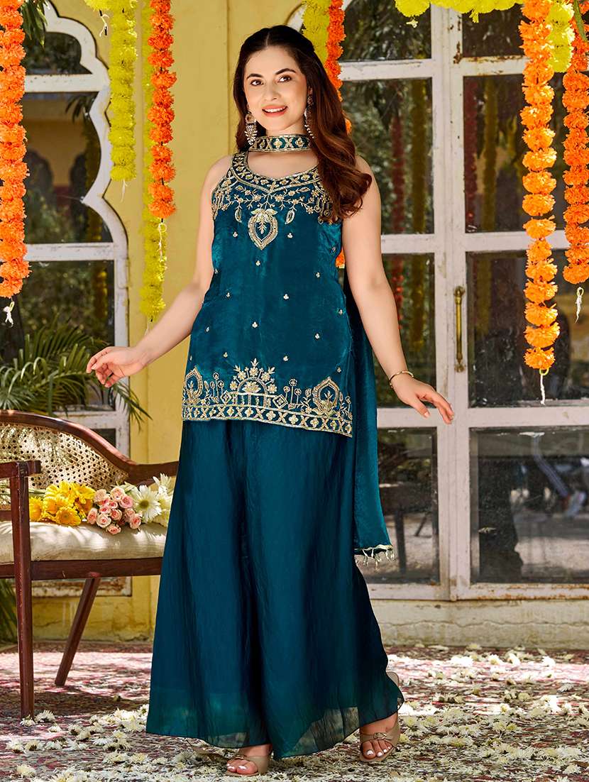 Women Embroidered Sleeveless Kurta Palazzo Set With Dupatta - 22616341 -  Standard Image - 2