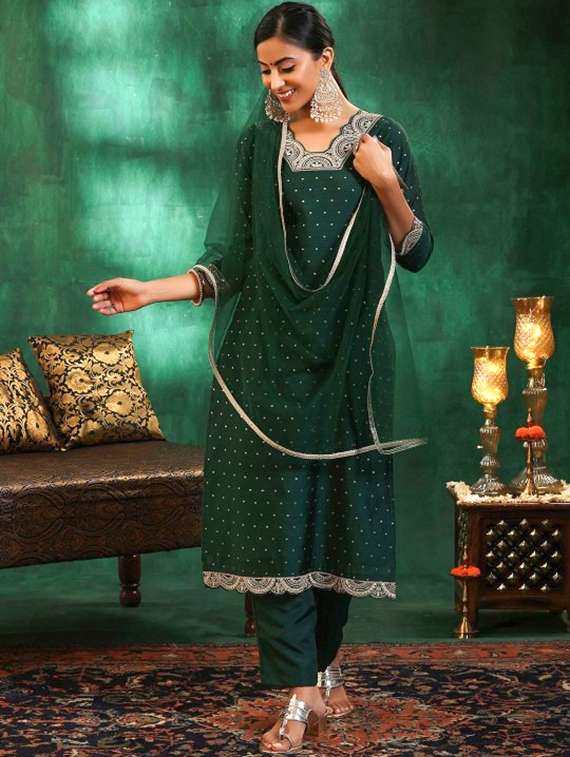 Women Printed Three Quarter Sleeves Kurta Pant Set With Dupatta - 22616676 -  Standard Image - 2
