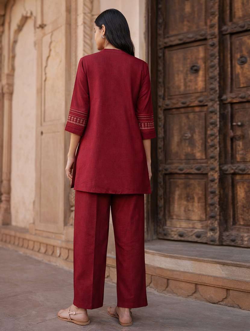 Women Embroidered Three Quarter Sleeves Kurta Pant Set - 22616684 -  Standard Image - 2