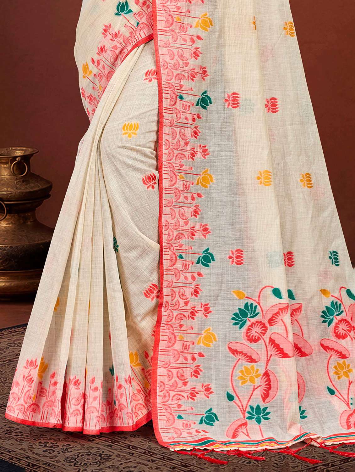 women floral self design bordered saree with blouse - 22618103 -  Standard Image - 2