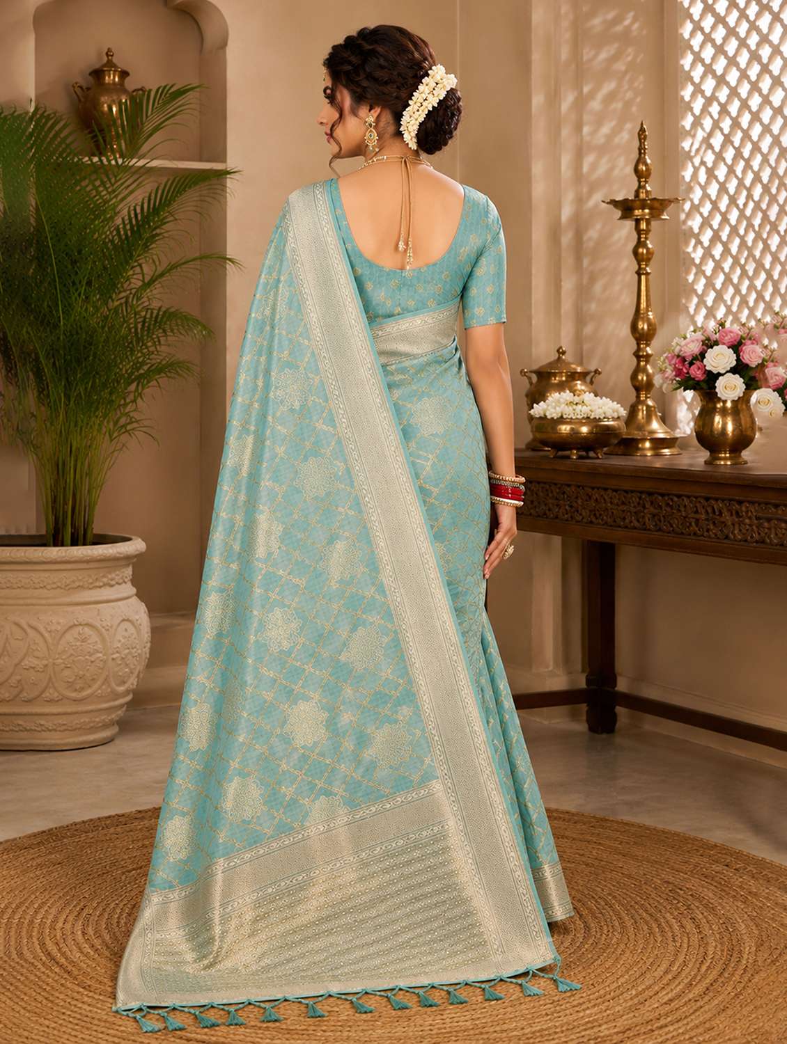 women self design bordered saree with blouse - 22618193 -  Standard Image - 2
