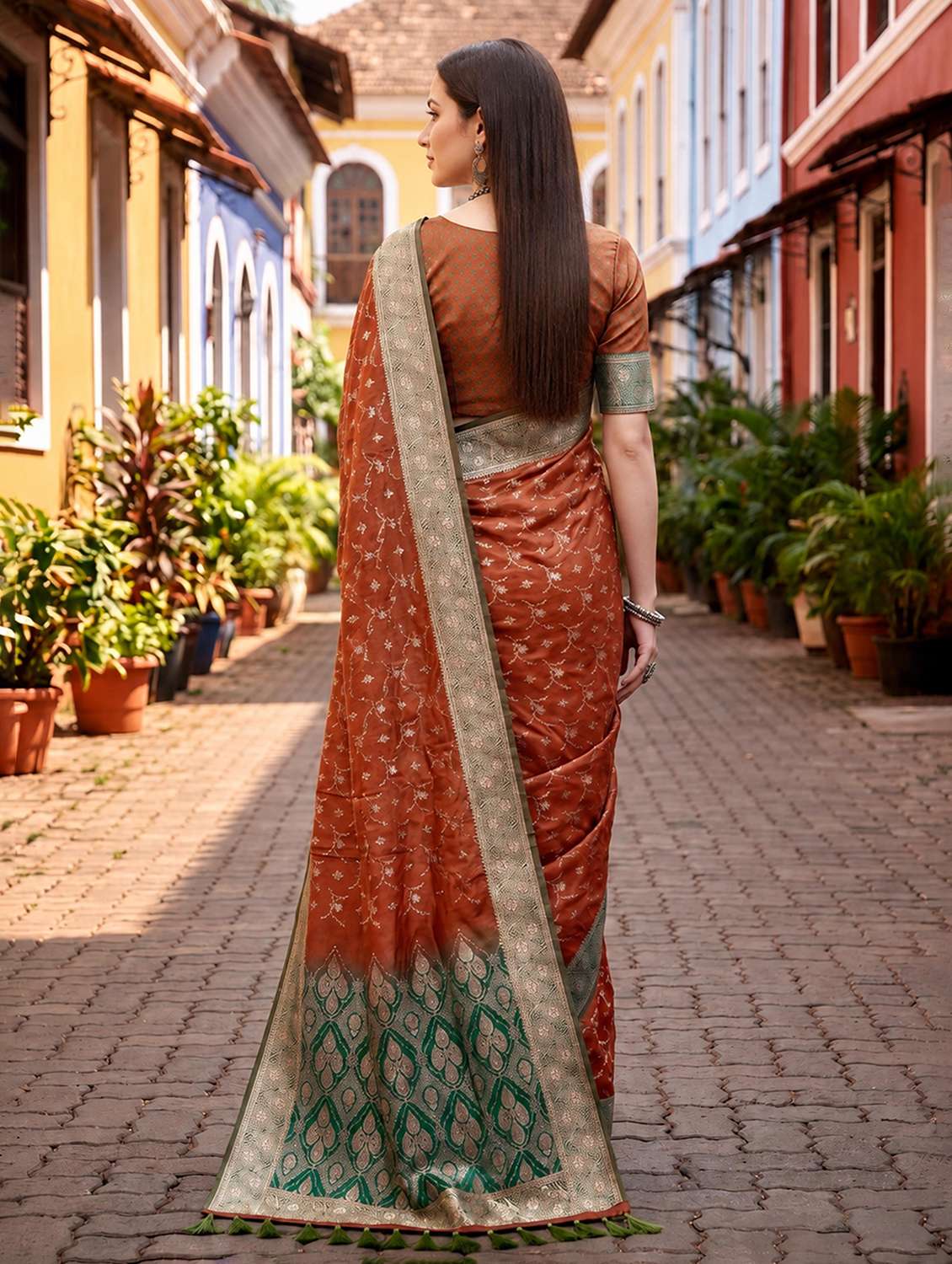 Women Self Design Banarasi Saree With Blouse - 22618208 -  Standard Image - 2
