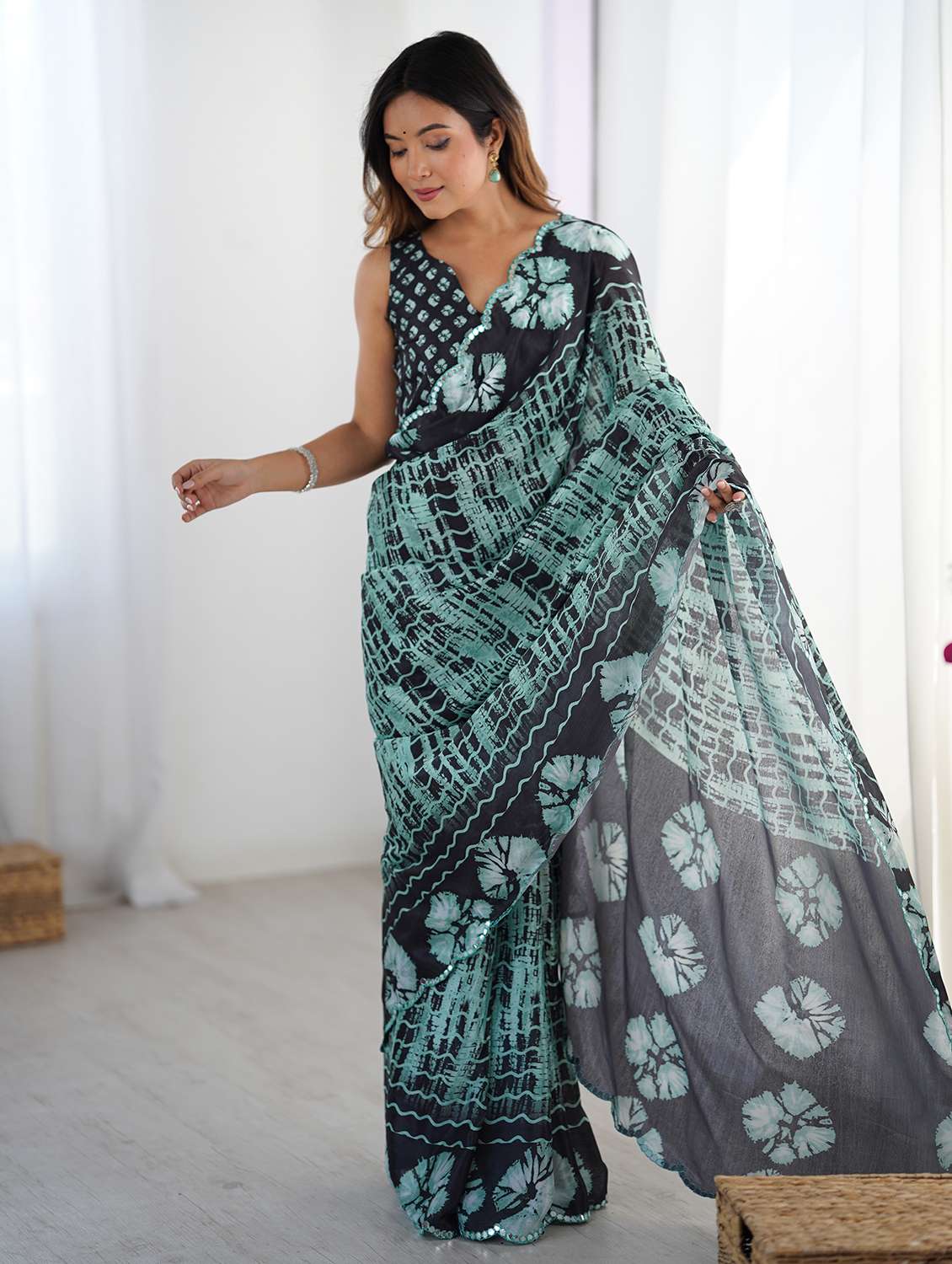 Women Printed Casual Wear Saree With Blouse - 22618535 -  Standard Image - 2