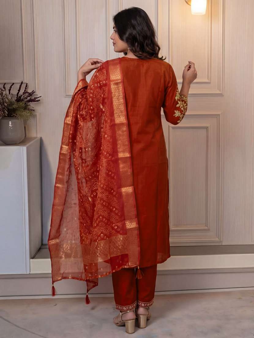 Women Embroidered Three Quarter Sleeves Kurta Pant Set With Dupatta - 22618818 -  Standard Image - 2