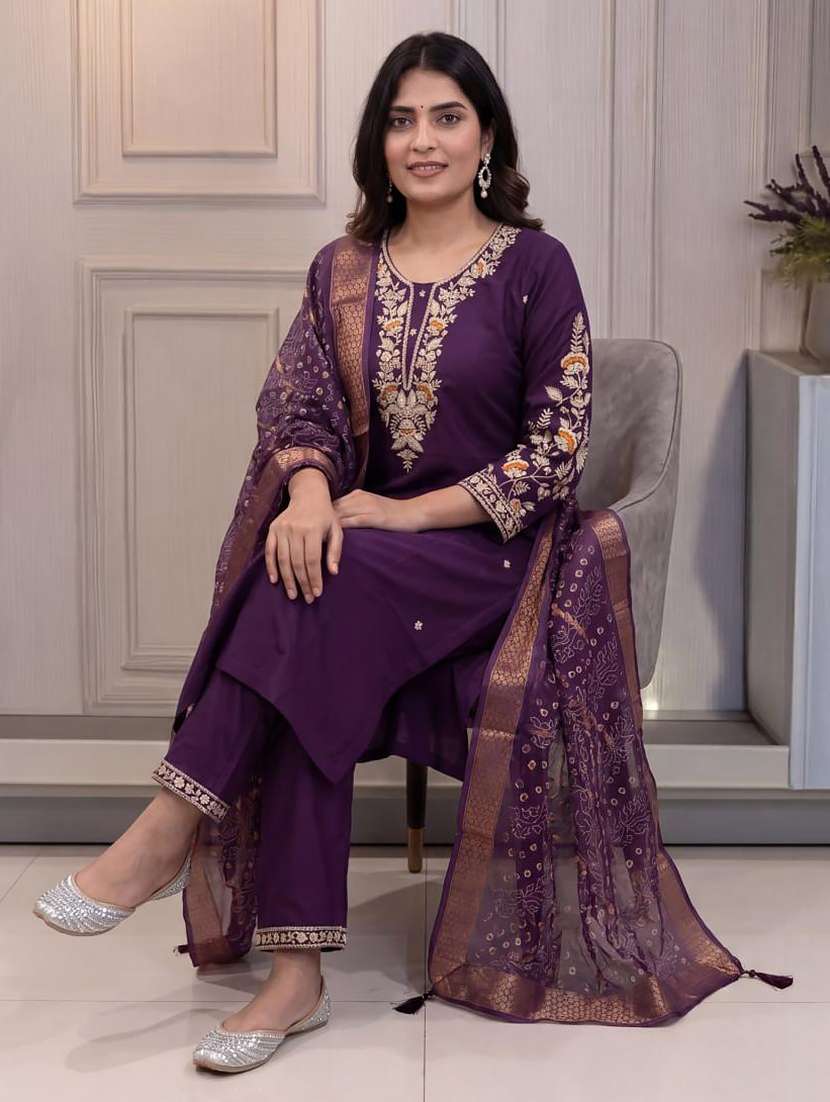 women embroidered three quarter sleeves kurta pant set with dupatta
