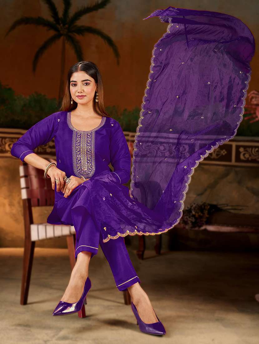 Women Embroidered Three Quarter Sleeves Kurta Pant Set With Dupatta - 22618824 -  Standard Image - 2
