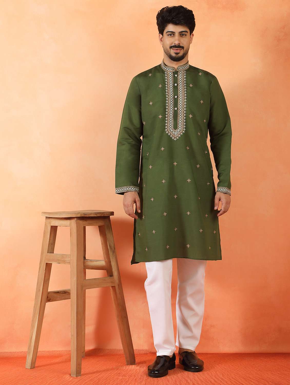 men solid with work mandarin neck long kurta