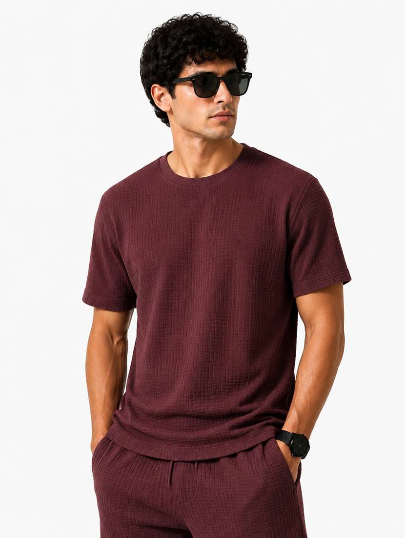 men textured short sleeves regular fit t-shirt - 22619296 -  Standard Image - 2