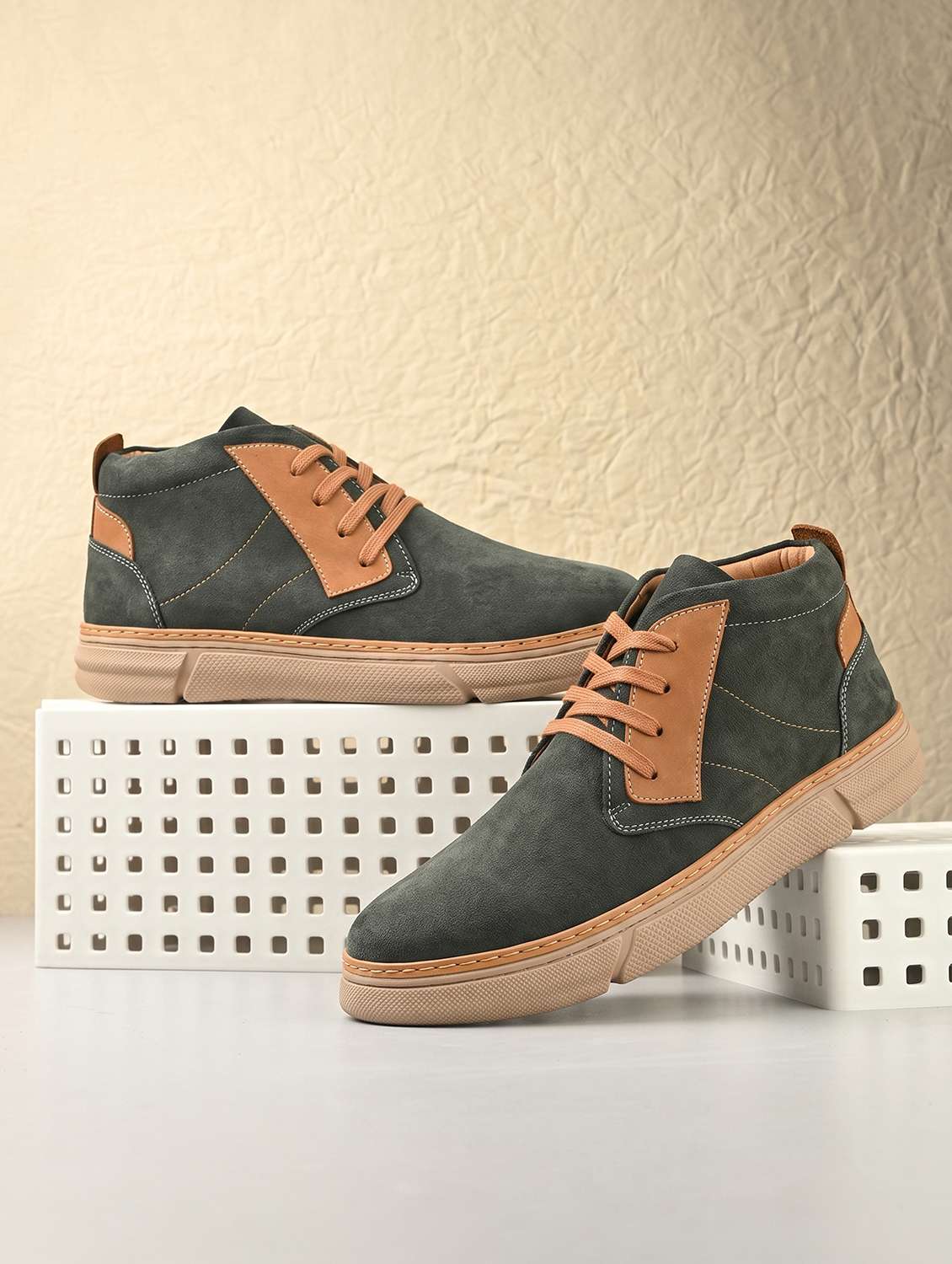 men colourblocked lace up low ankle boots
