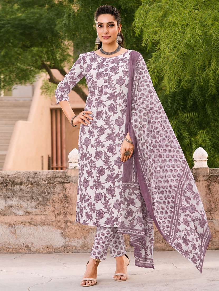 women printed three quarter sleeves kurta pant set with dupatta