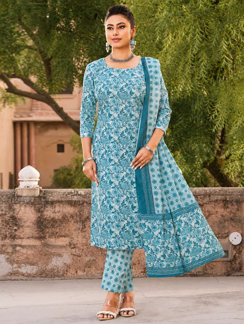 women printed three quarter sleeves kurta pant set with dupatta