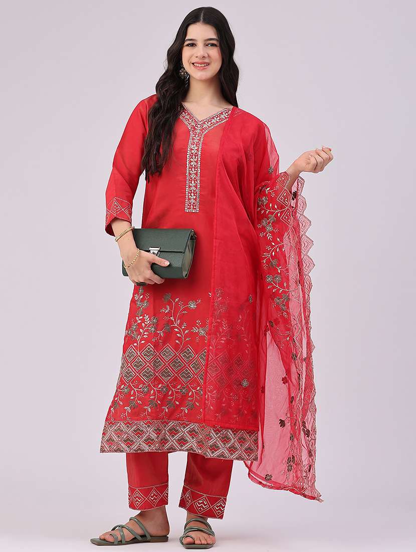 women embroidered three quarter sleeve kurta pant with dupatta set