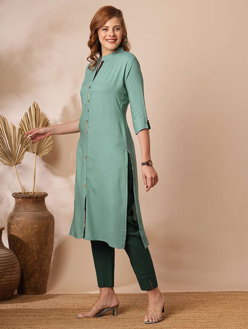 Women Solid Three Quarter Sleeves Straight Kurta - 22625697 -  Standard Image - 2
