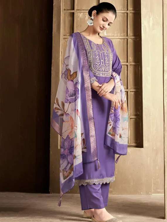 Women Embroidered Three Quarter Sleeves Kurta Pant Set With Dupatta - 22627086 -  Standard Image - 2