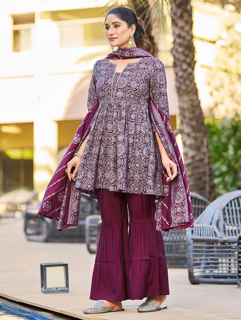 Women Printed Three Quarter Sleeves Kurta Sharara Set With Dupatta - 22627105 -  Standard Image - 2