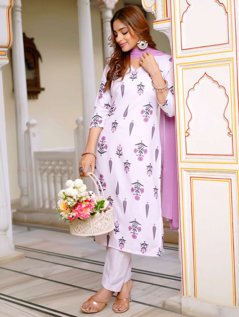 Women Printed Three Quarter Sleeves Kurta Pant Set With Dupatta - 22627110 -  Standard Image - 2