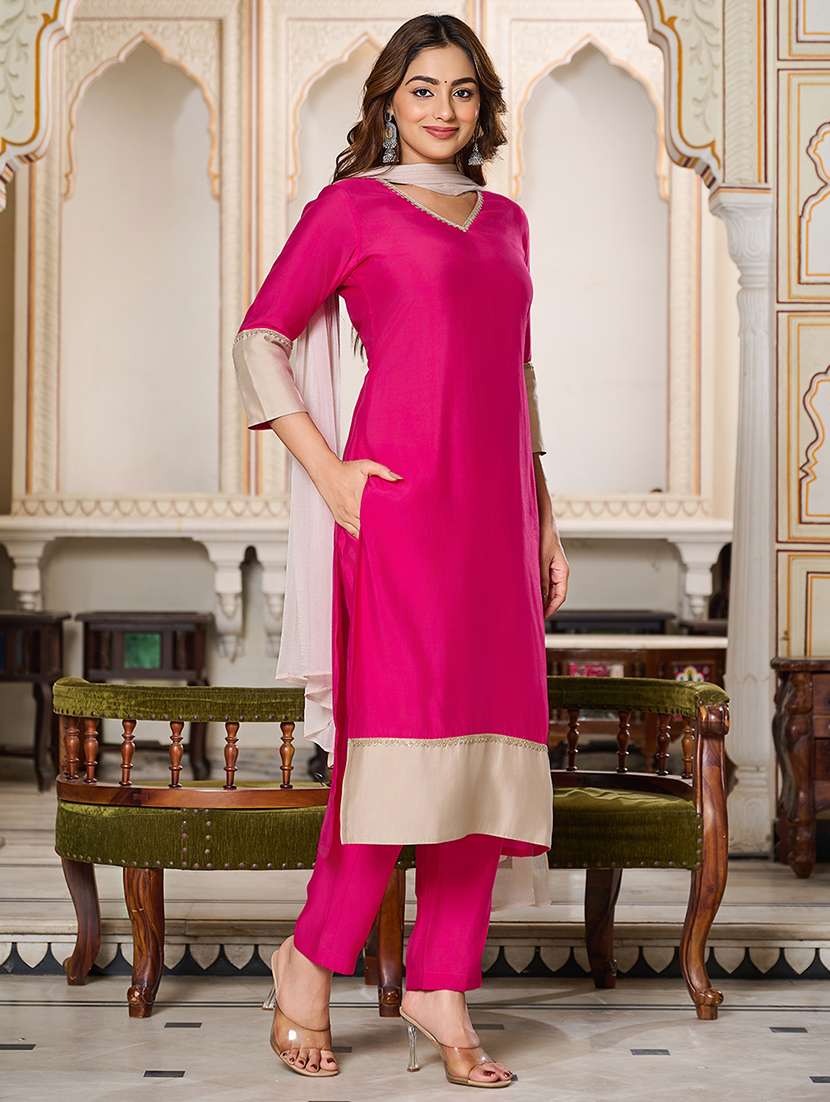 Women Solid Three Quarter Sleeves Kurta Pant Set With Dupatta - 22627113 -  Standard Image - 2