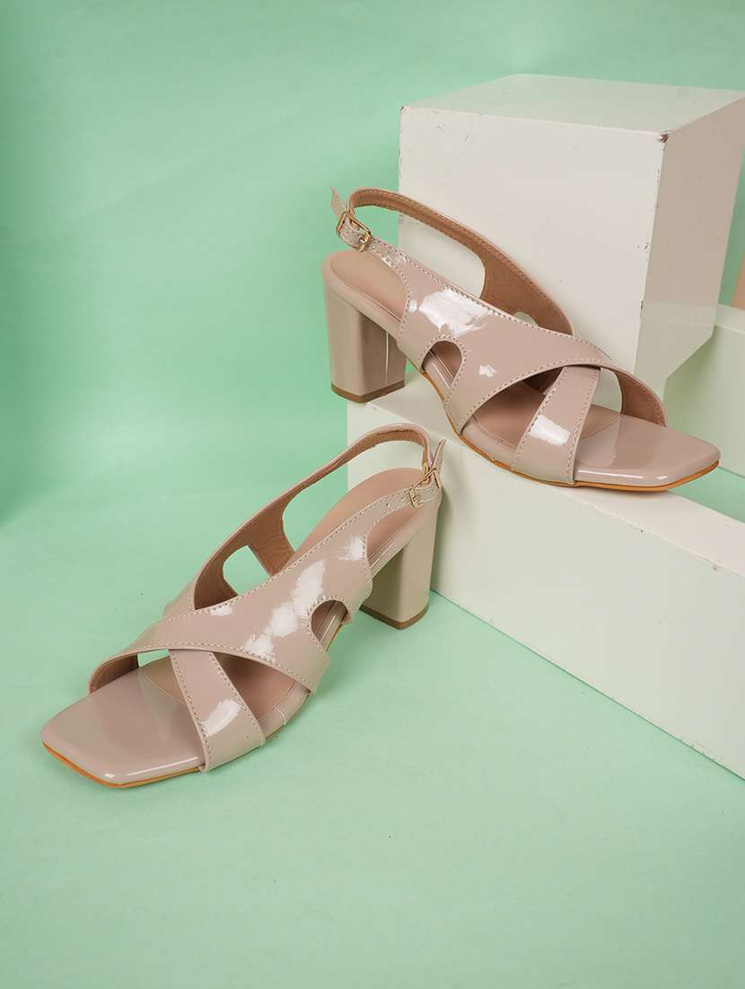 women solid back strap sandal