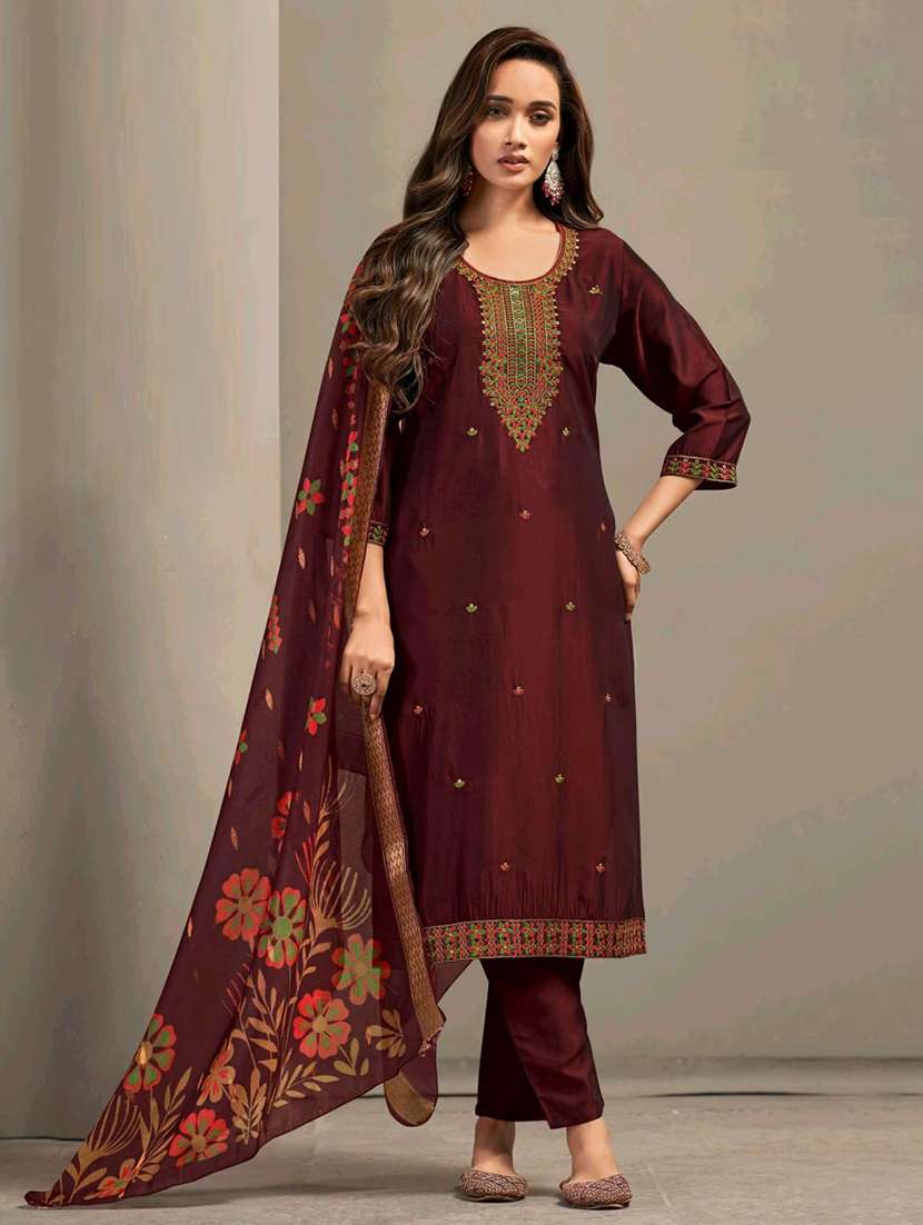 women embroidered three quarter sleeve kurta pant with dupatta set