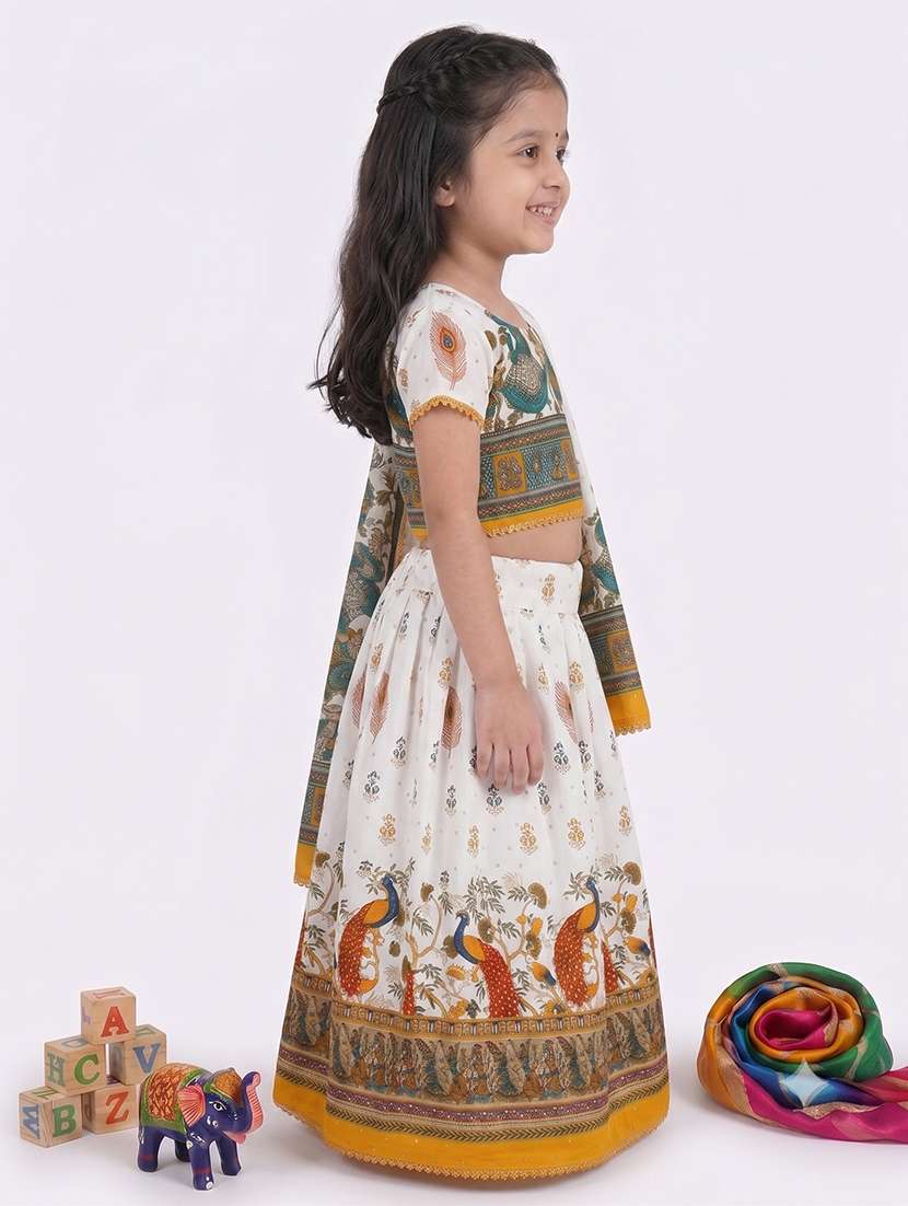 girls printed short sleeves costume - 22639550 -  Standard Image - 2