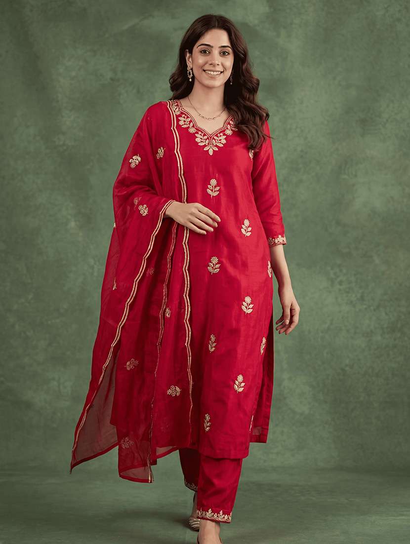 women embroidered three quarter sleeves kurta pant set with dupatta